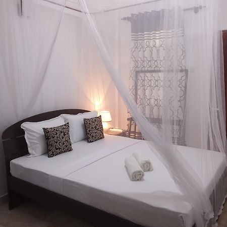 Kavee Transit Hotel Katunayaka Luaran gambar