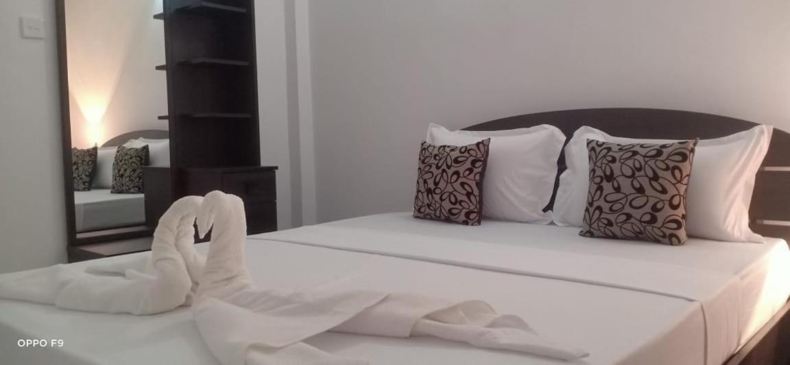 Kavee Transit Hotel Katunayaka Luaran gambar