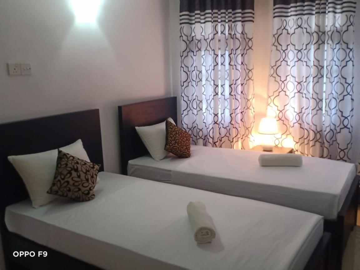 Kavee Transit Hotel Katunayaka Luaran gambar