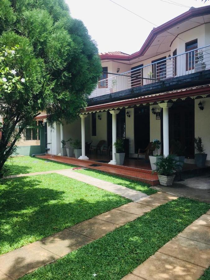 Kavee Transit Hotel Katunayaka Luaran gambar