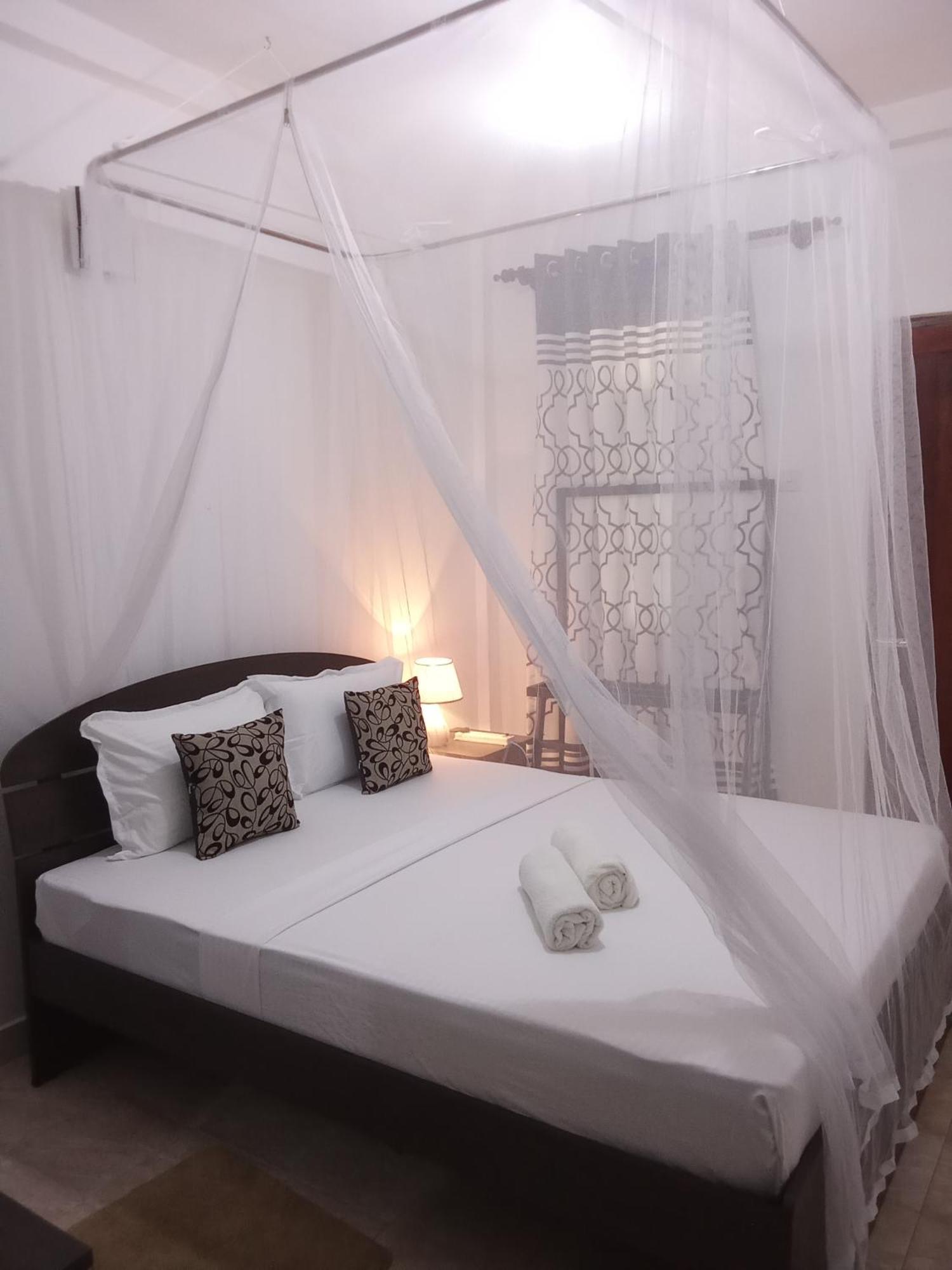 Kavee Transit Hotel Katunayaka Luaran gambar