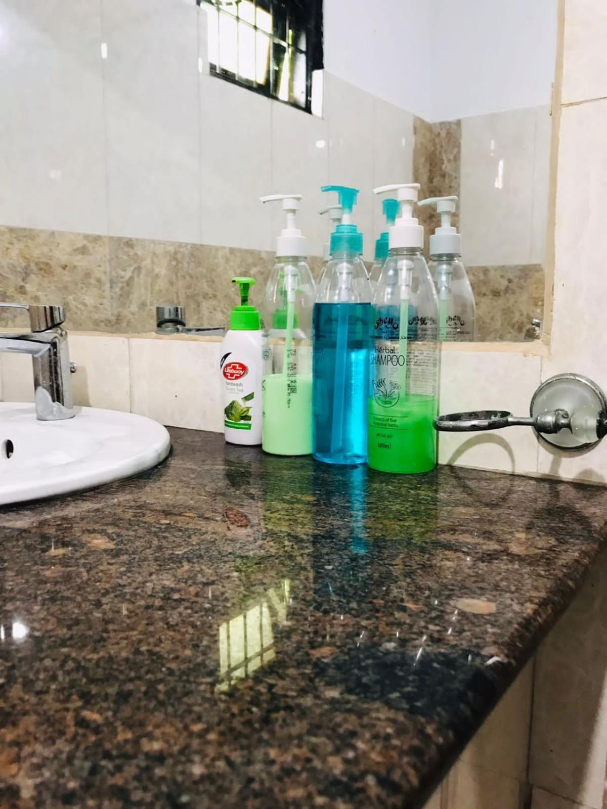Kavee Transit Hotel Katunayaka Luaran gambar