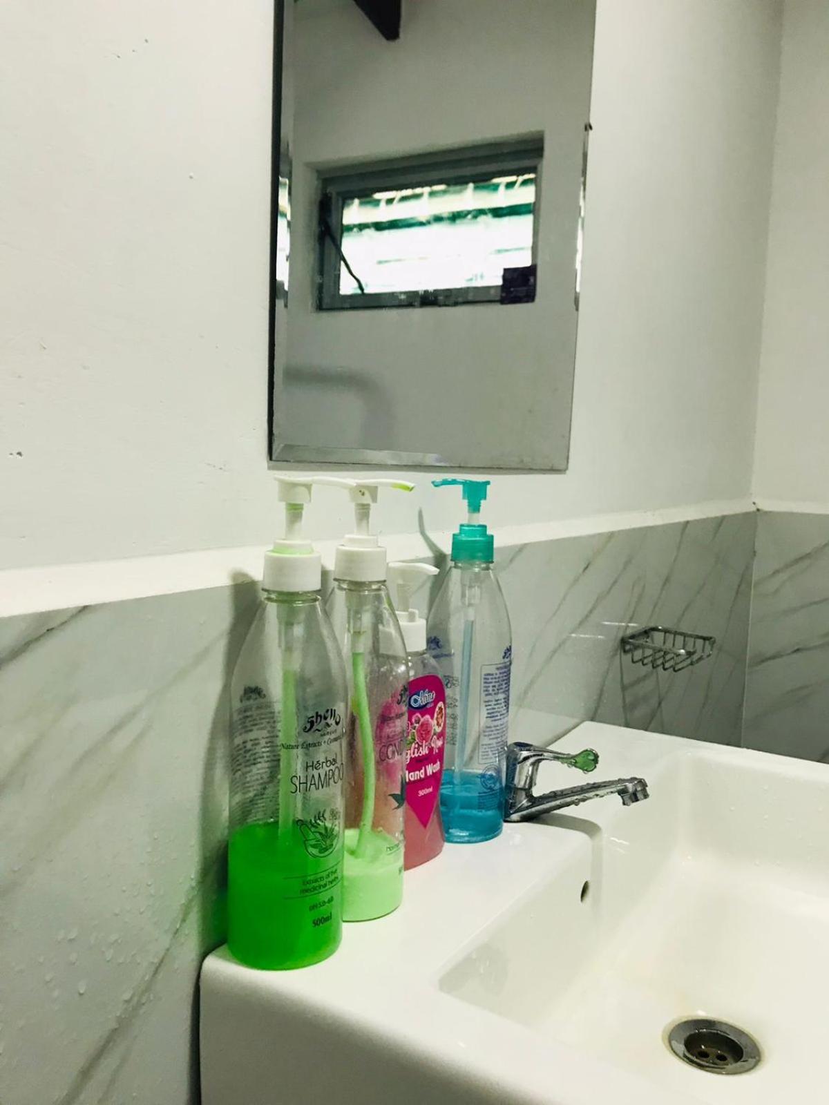 Kavee Transit Hotel Katunayaka Luaran gambar
